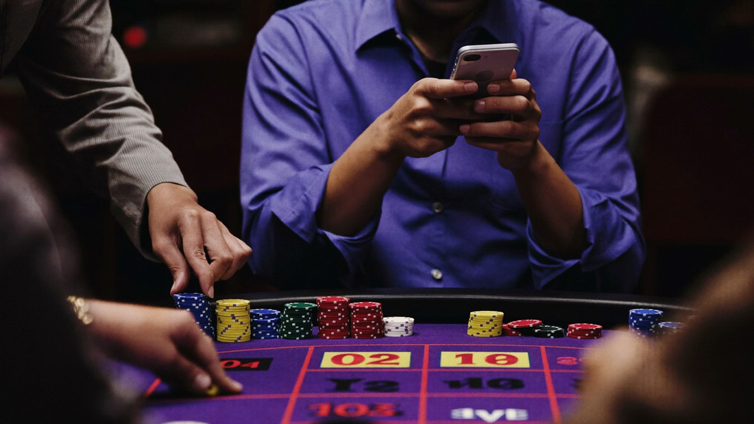 Play Royal711 Casino in the Time You Have: Five Rooms From RM30